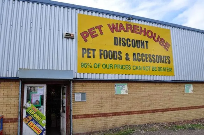 Pet Warehouse Picture 1