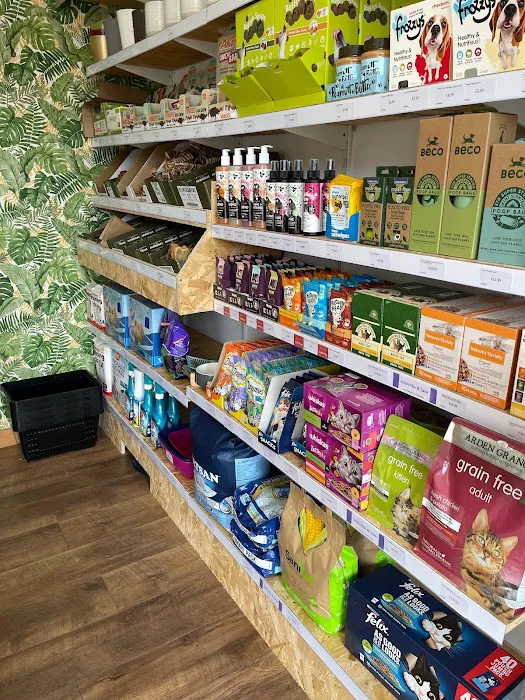 Alfie and Tuckers Picture 3