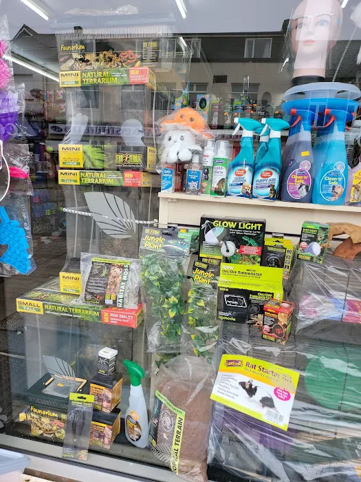 (Michelle) Smith’s pet supplies Picture 6