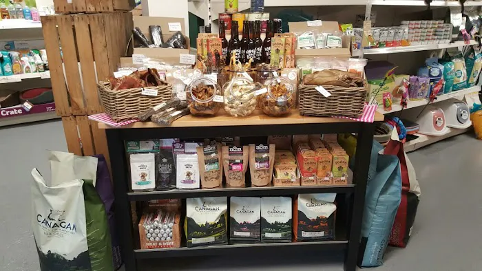 Kimi's Pet Emporium Pet Store Picture 2