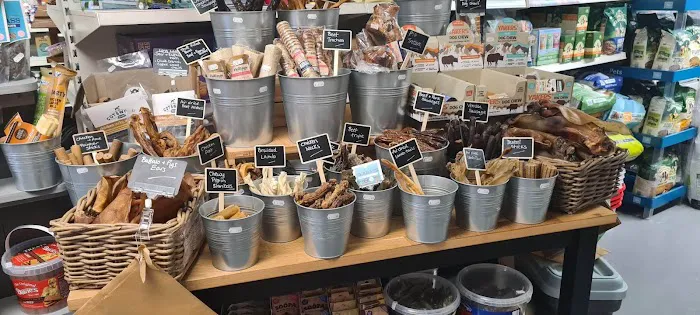 Kimi's Pet Emporium Pet Store Picture 7