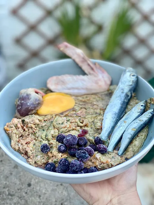 The Pet Quarter Picture 3