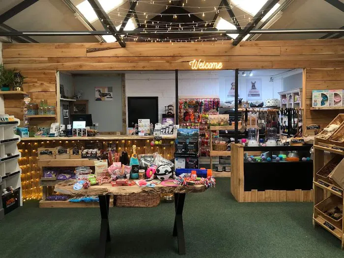 Pawlina's Pet Shop Picture 7