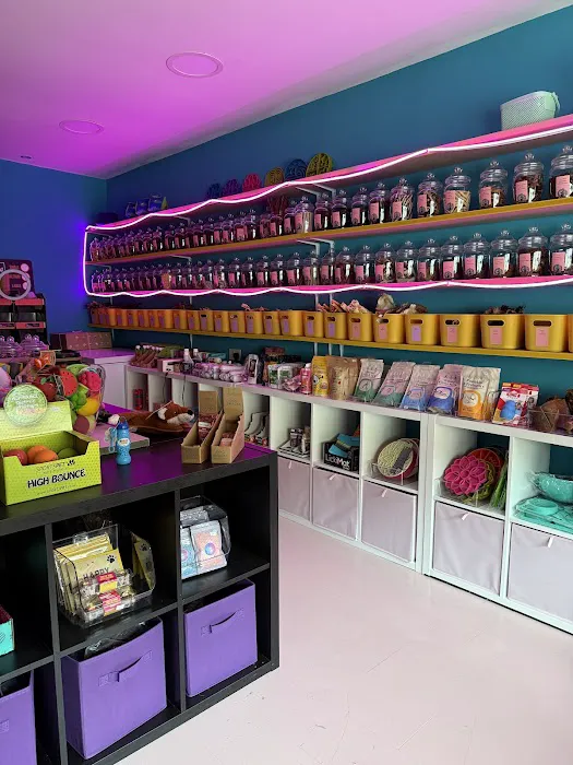 Milo’s treat empawrium Picture 1