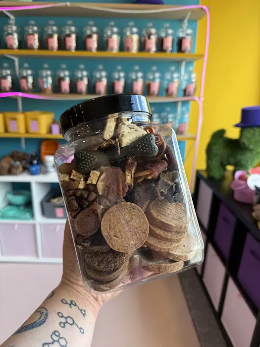 Milo’s treat empawrium Picture 4