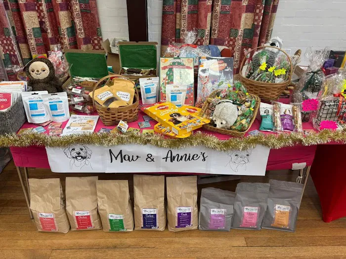 Mav & Annie’s Pet Store Picture 2