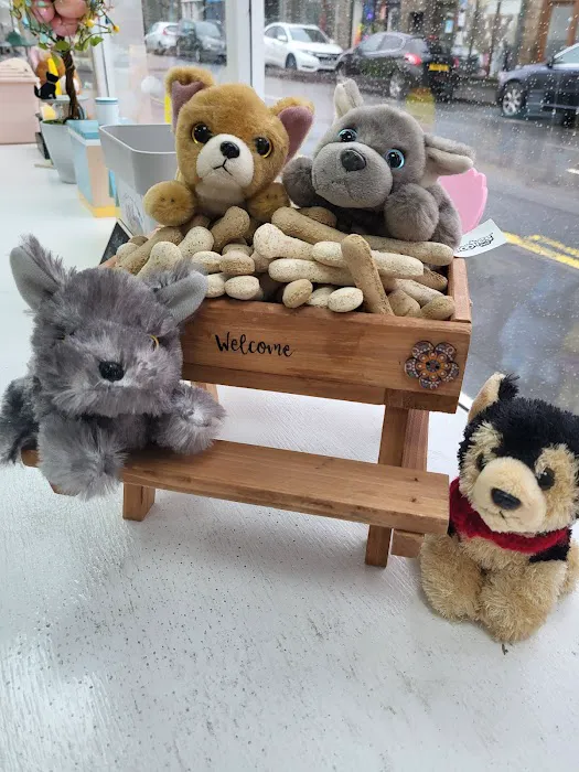 Tails of the Town Picture 5