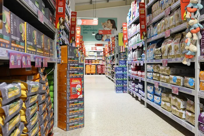 Jollyes - The Pet People Leyland Picture 10