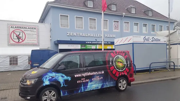 Reptile Hunters Picture 3