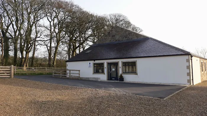 LLM Farm Vets, Higham Picture 3