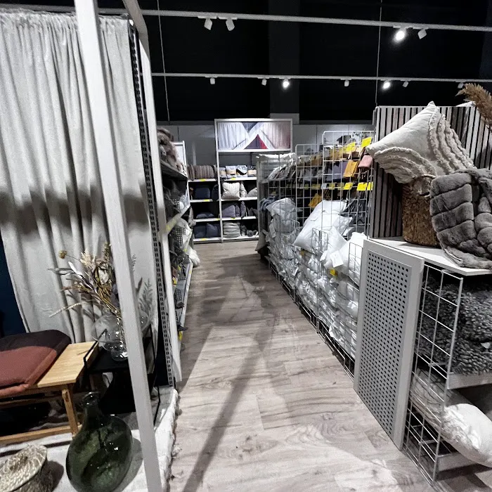 Jollyes - The Pet People Leeds Picture 6