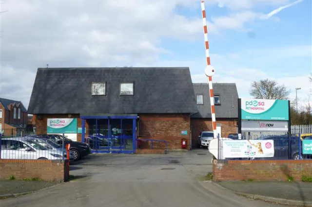 Vets Now Hull Picture 6