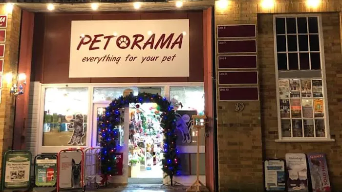 ma Pet Shop Bourne Picture 7