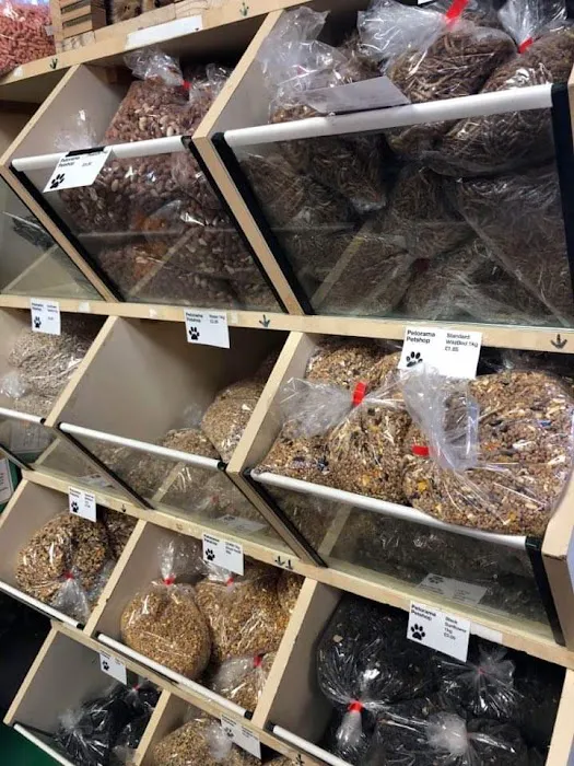 ma Pet Shop Bourne Picture 8