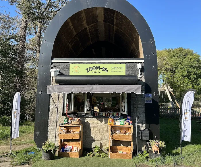 ZOOM-EZE IN THE PARK Picture 8