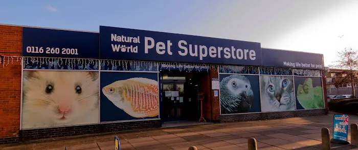 Natural world pet store Picture 1