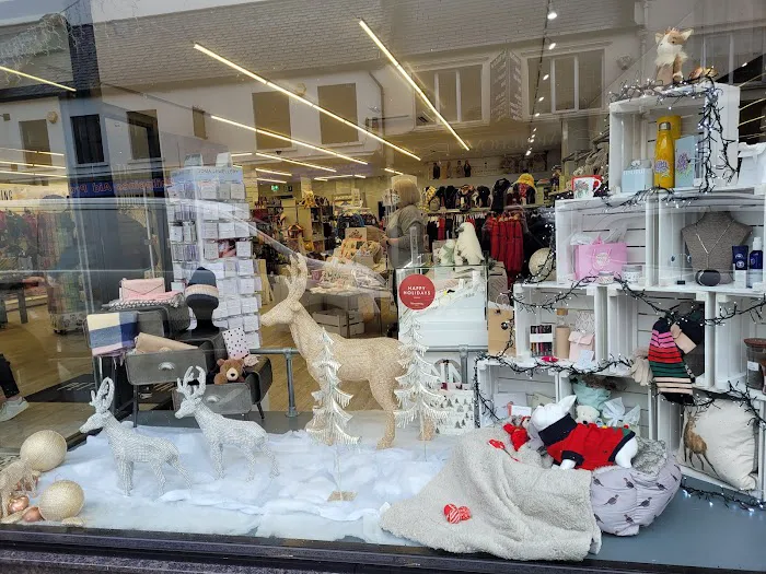 Pet & Country Picture 1