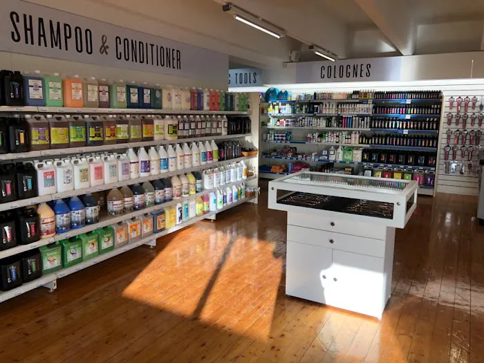 Pet & Country Picture 4