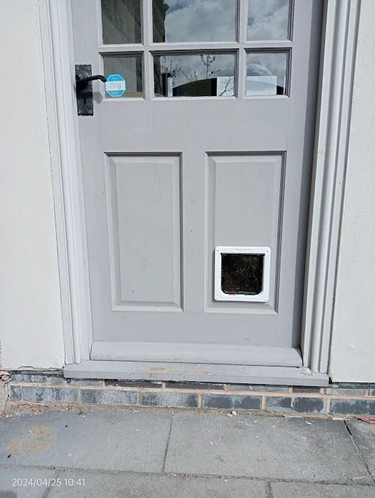 Leicester Catflap Fitter Picture 7