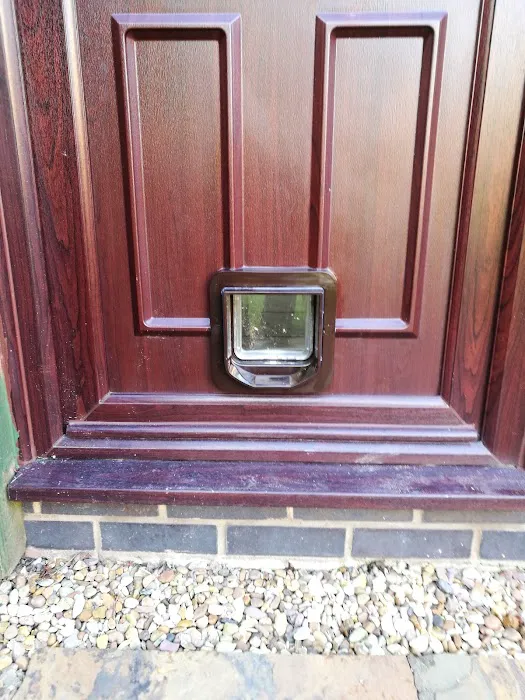 Leicester Catflap Fitter Picture 10