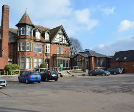 Chine House Veterinary Hospital
